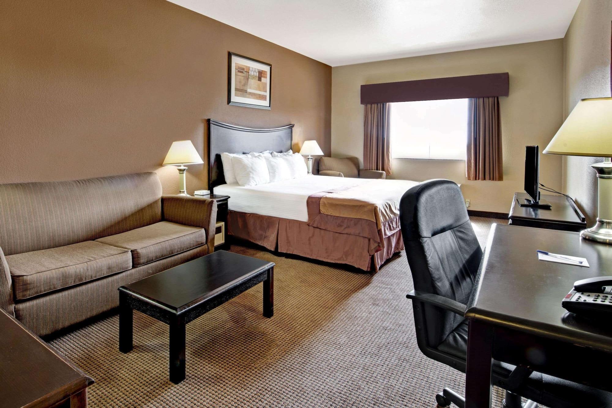 Baymont By Wyndham Decatur Hotel Exterior photo